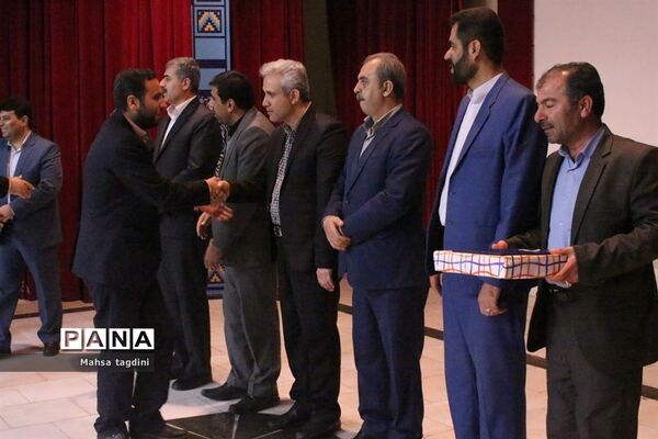 همایش تجلیل از طلایه‌داران فرهنگی در عرصه خیر و احسان در بوشهر-1