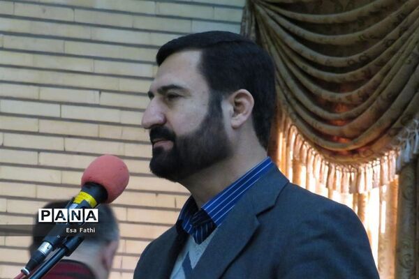 همایش تجلیل از نخبگان و برگزیدگان کنکور سراسری 97 در آذرشهر