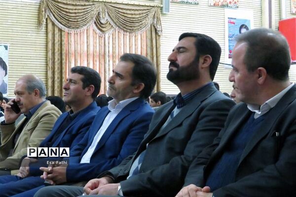 همایش تجلیل از نخبگان و برگزیدگان کنکور سراسری 97 در آذرشهر