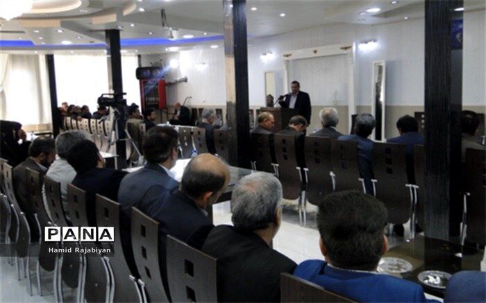 جلسه مدیران مدارس شهرستان برخوار برگزار شد