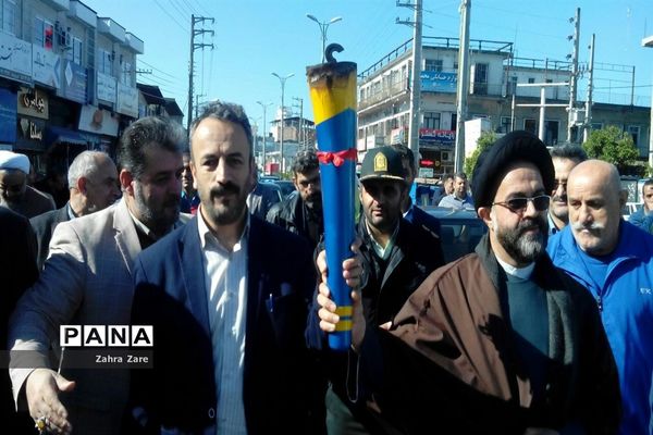 حمل مشعل چهل‌سالگی انقلاب در محمودآباد