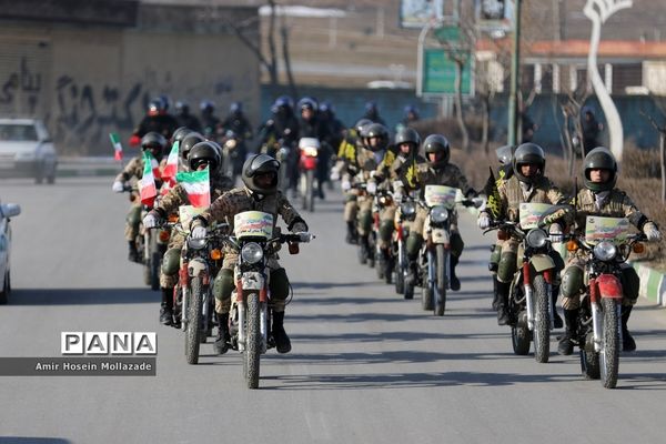 رژه ناوگان موتوری نیروهای مسلح در ارومیه