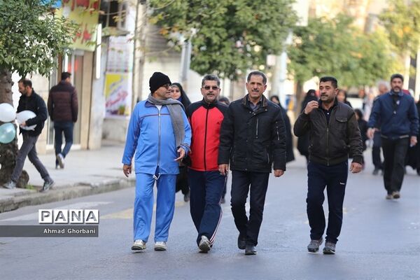 جشن انقلاب و همایش پیاده‌روی خانوادگی در ساری