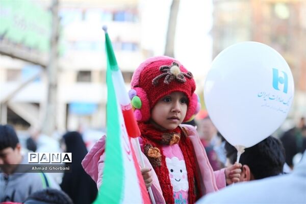 جشن انقلاب و همایش پیاده‌روی خانوادگی در ساری