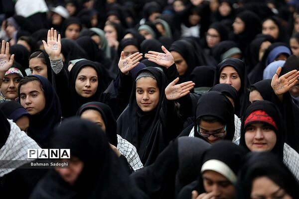 بزرگداشت چهلمین سالگرد ورود تاریخی امام خمینی (ره)