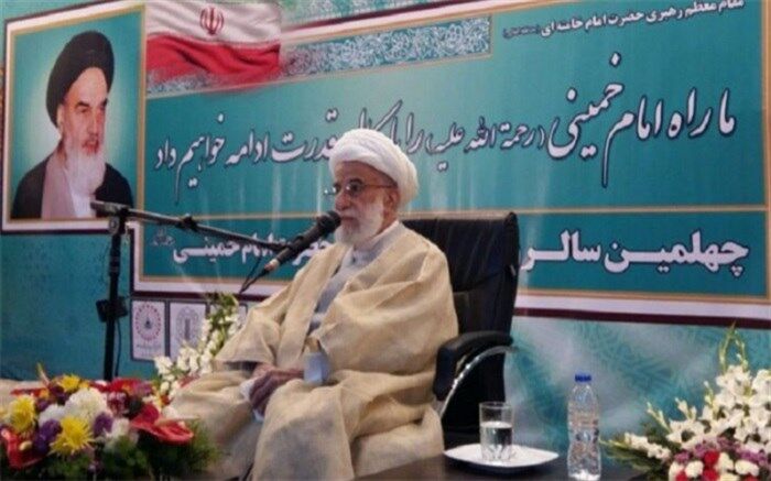 آیت الله جنتی: رهبر معظم انقلاب مانند کوه در برابر دشمنان ایستاده است