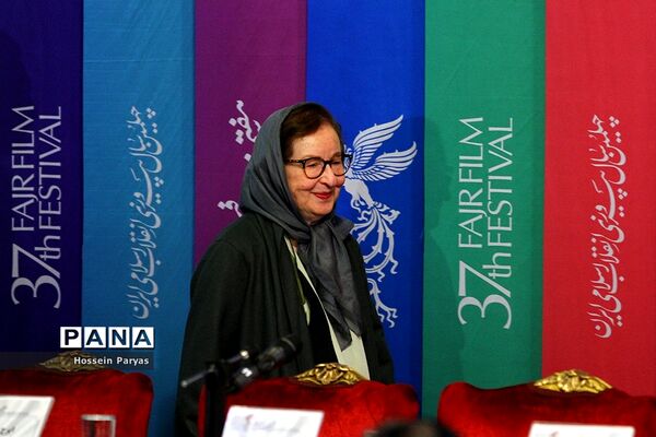 نشست‌های پرسش و پاسخ فیلم‌های سومین روز سی و هفتمین جشنواره فیلم فجر