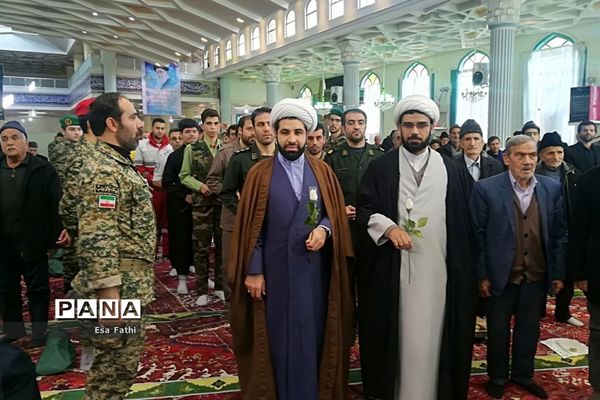 گلباران تمثال امام خمینی (ره) در آذرشهر