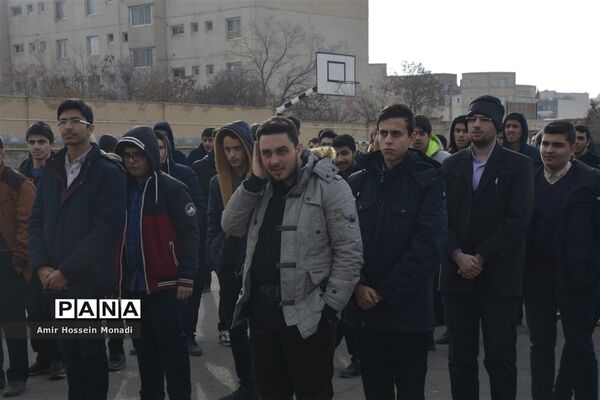 مراسم زنگ انقلاب در مدرسه شهید رضایی ناحیه یک تبریز