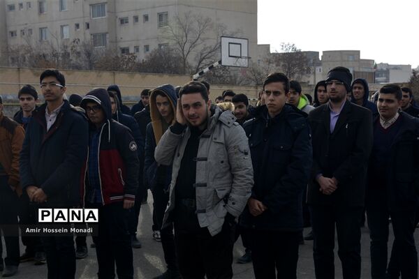 مراسم زنگ انقلاب در مدرسه شهید رضایی ناحیه یک تبریز