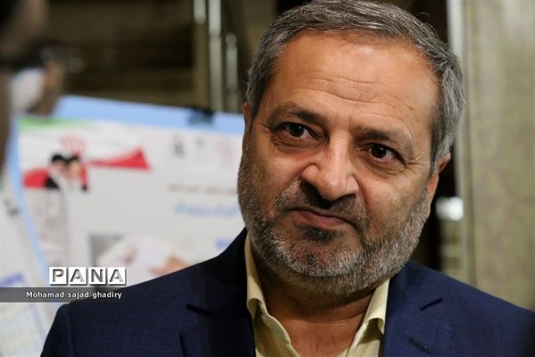 نواختن چهلمین زنگ انقلاب در مدارس شهر تهران با حضور سید محمد بطحایی