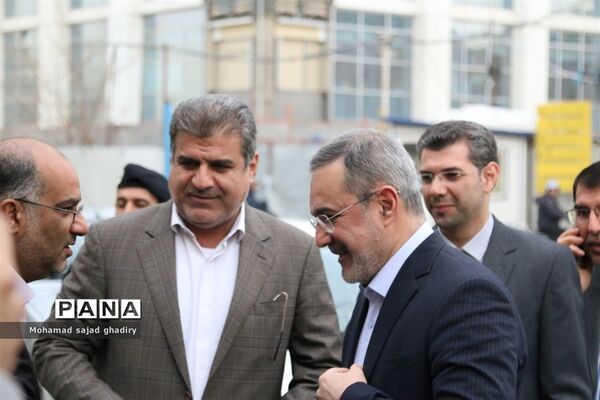 نواختن چهلمین زنگ انقلاب در مدارس شهر تهران با حضور سید محمد بطحایی