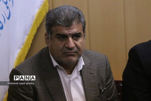 نواختن چهلمین زنگ انقلاب در مدارس شهر تهران با حضور سید محمد بطحایی