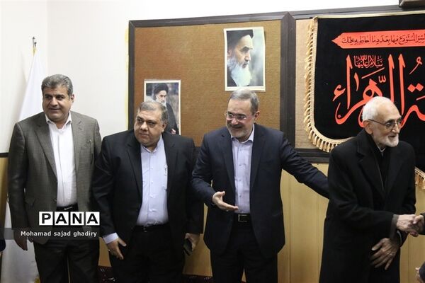 نواختن چهلمین زنگ انقلاب در مدارس شهر تهران با حضور سید محمد بطحایی