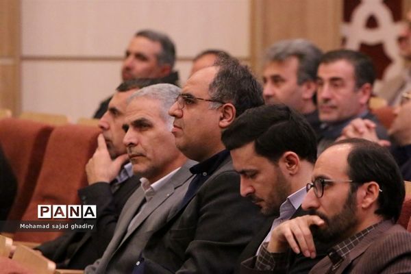 نواختن چهلمین زنگ انقلاب در مدارس شهر تهران با حضور سید محمد بطحایی