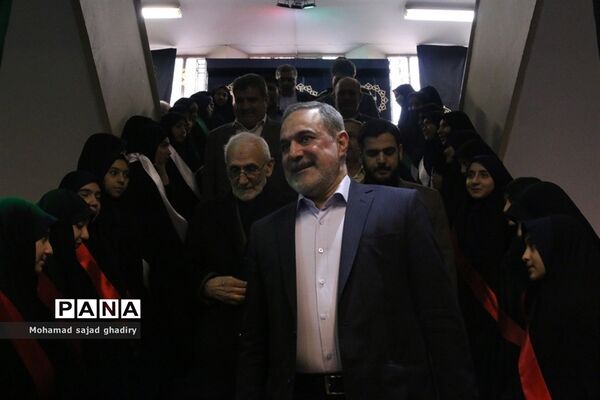 نواختن چهلمین زنگ انقلاب در مدارس شهر تهران با حضور سید محمد بطحایی