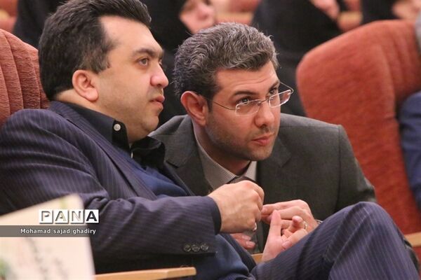 نواختن چهلمین زنگ انقلاب در مدارس شهر تهران با حضور سید محمد بطحایی