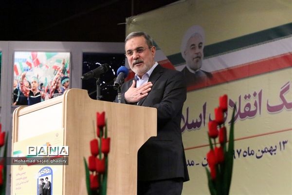 نواختن چهلمین زنگ انقلاب در مدارس شهر تهران با حضور سید محمد بطحایی