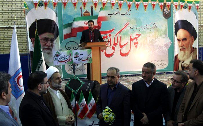 چهلمین طنین زنگ انقلاب بر دستان سرمستان دلداده آن در قم نواخته شد