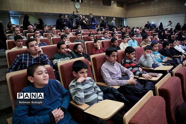 آیین نواختن زنگ انقلاب در مدرسه رفاه