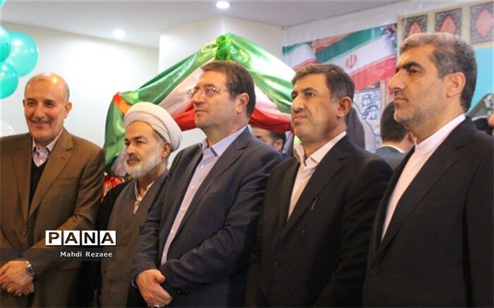 وزیر صنعت ،معدن و تجارت زنگ انقلاب را در مدرسه فاطمه الزهرا (س) کرج نواخت