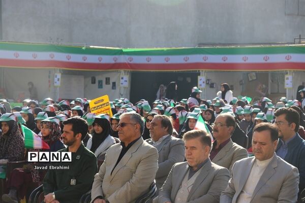 آیین استانی نواختن زنگ گلبانگ انقلاب اسلامی