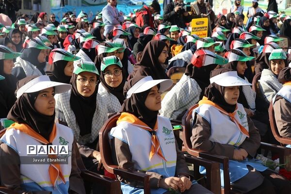 آیین استانی نواختن زنگ گلبانگ انقلاب اسلامی