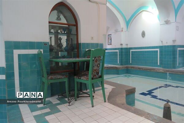 بازدید دانش‌آموزان دبیرستان فرزانگان دوره اول از مجموعه خان یزد