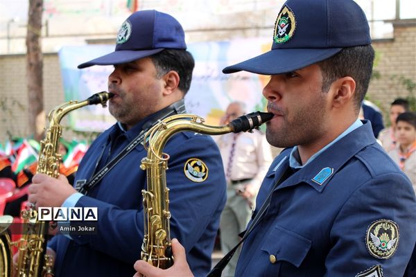 آیین نواختن زنگ انقلاب در مدارس استان فارس