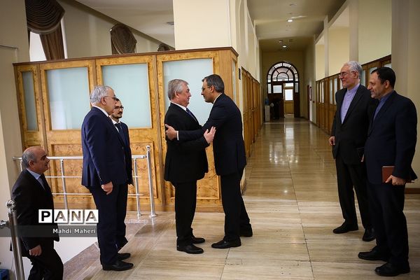 دیدار نماینده ویژه رئیس جمهور روسیه در امور سوریه با دستیار ارشد وزیر امورخارجه