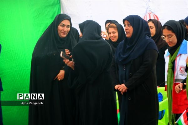 نواختن زنگ انقلاب در مدارس استان بوشهر-1