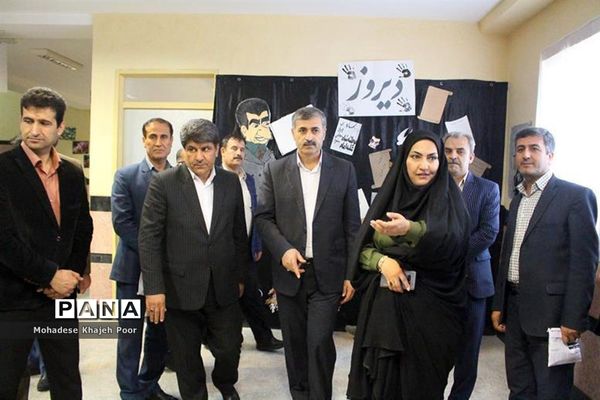 نواختن زنگ انقلاب در مدارس استان بوشهر-1