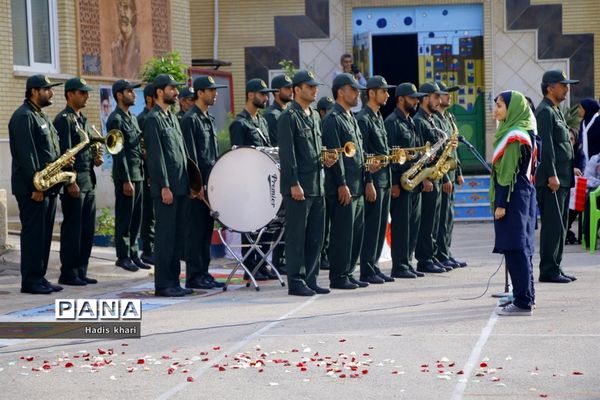 نواختن زنگ انقلاب در مدارس استان بوشهر-1