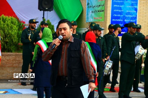 نواختن زنگ انقلاب در مدارس استان بوشهر-1