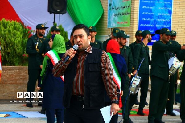 نواختن زنگ انقلاب در مدارس استان بوشهر-1