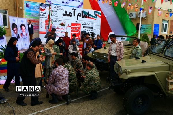 نواختن زنگ انقلاب در مدارس استان بوشهر-1