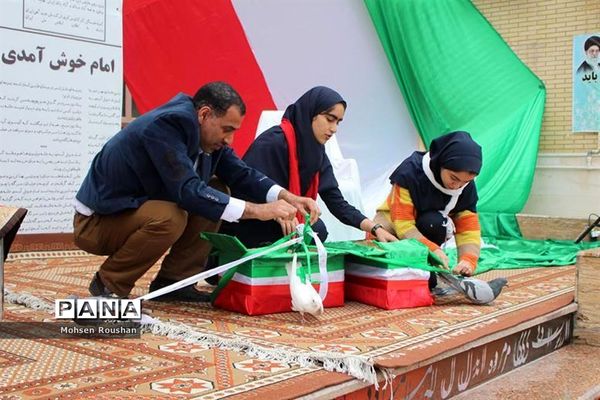 نواختن زنگ انقلاب در مدارس استان بوشهر- 2