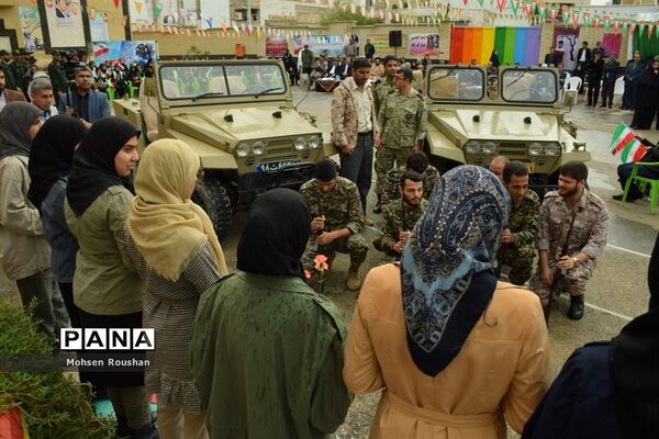نواختن زنگ انقلاب در مدارس استان بوشهر- 2