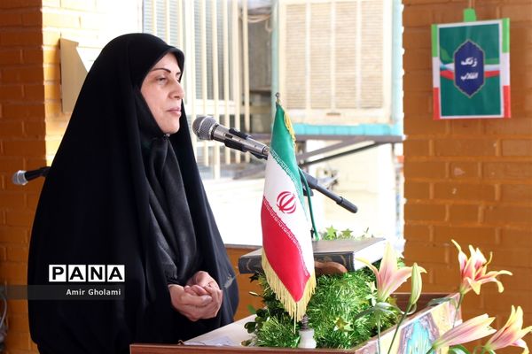 زنگ انقلاب در مدارس منطقه چهاردانگه طنین‌انداز شد