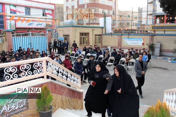 نواخته شدن زنگ انقلاب اسلامی در بهارستان