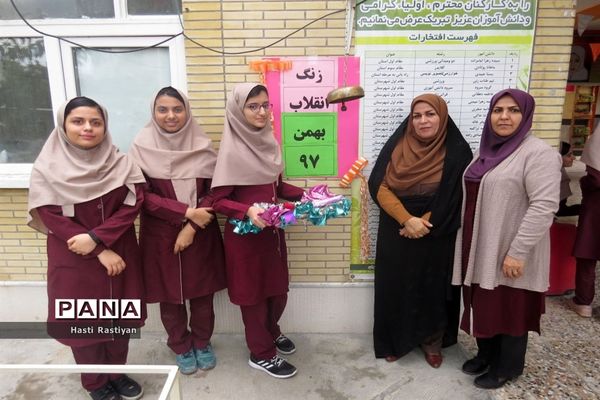 مراسم زنگ انقلاب در دبیرستان شهید سهام خیام بوشهر