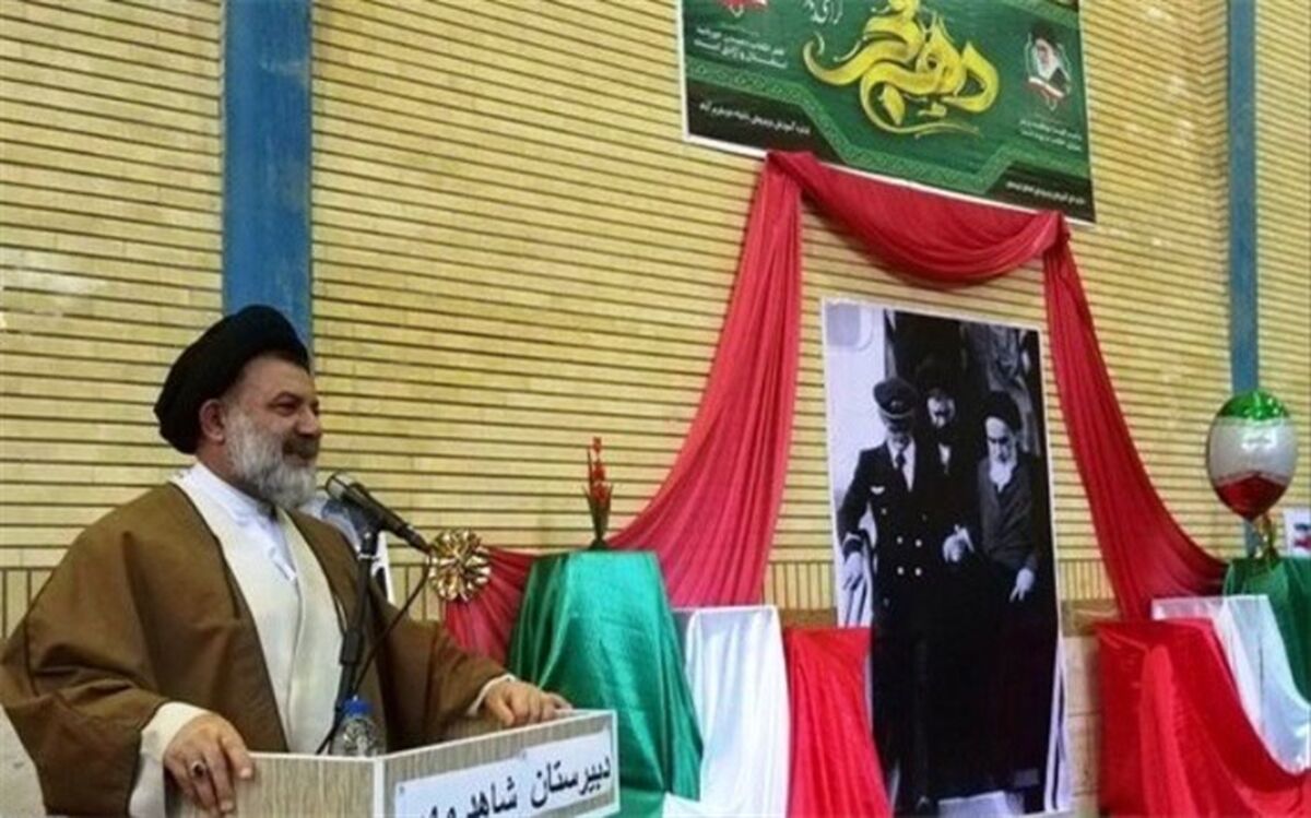 استقلال سیاسی مهم‌ترین دستاورد انقلاب اسلامی است