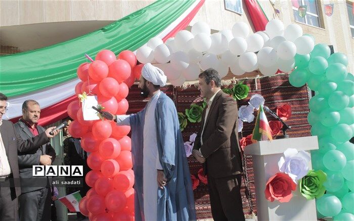 نواختن  زنگ انقلاب در تمام مدارس  کلات