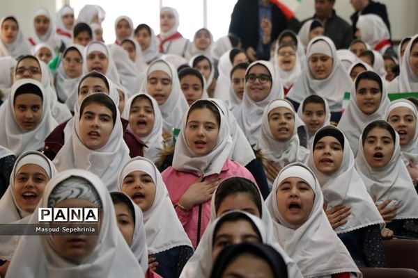 زنگ انقلاب در دبستان خدیجه کبری تبریز