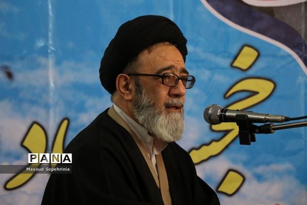 زنگ انقلاب در دبستان خدیجه کبری تبریز