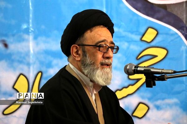زنگ انقلاب در دبستان خدیجه کبری تبریز