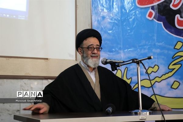 زنگ انقلاب در دبستان خدیجه کبری تبریز