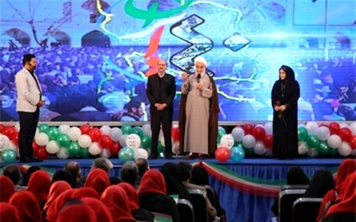نسل‌های امروز انقلاب، شعارهای سال 57 را دنبال می‌کنند