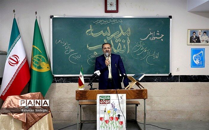 کاظمی: راه موفقیت و سربلندی ساختن خودمان است تا در قبال نفوذها ایمن باشیم