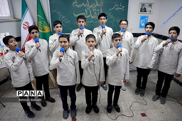 آیین گشایش نمایشگاه‌های دانش‌آموزی مدرسه انقلاب